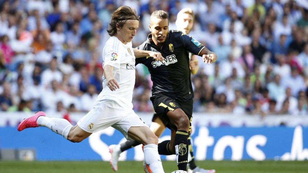 El Madrid gana con ayuda arbitral