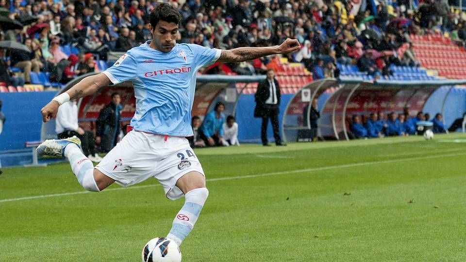 Augusto Fernández, durante un partido contra el Levante. Augusto Fernández, durante un partido contra el Levante.