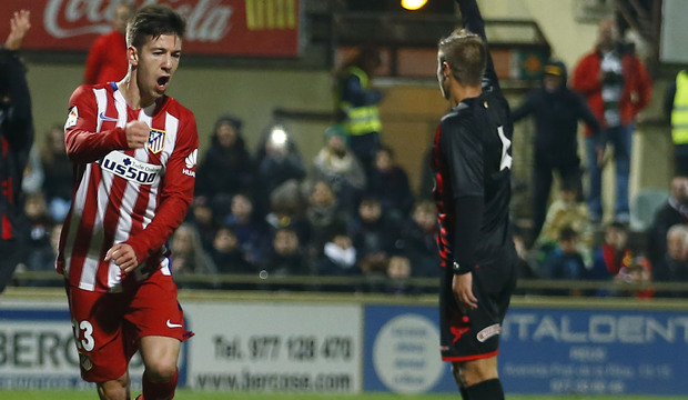 El Atlético de Madrid va de cabeza Vietto celebrando el gol del empate contra el Reus.