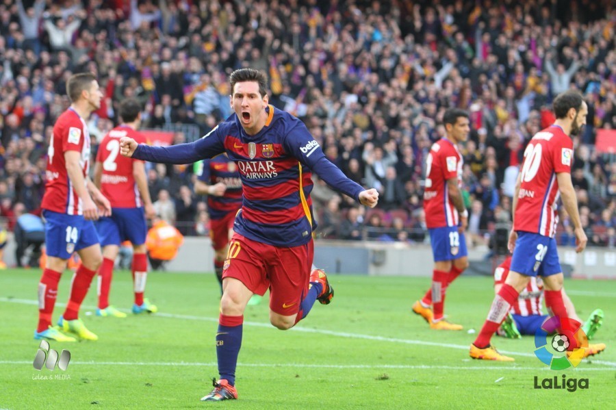 El Barcelona gana con lo justo y el Atlético sale con orgullo
