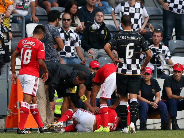 El Benfica sufre para mantener el liderato