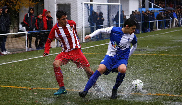 La imprecisión y la lluvia condenan al Atlético B