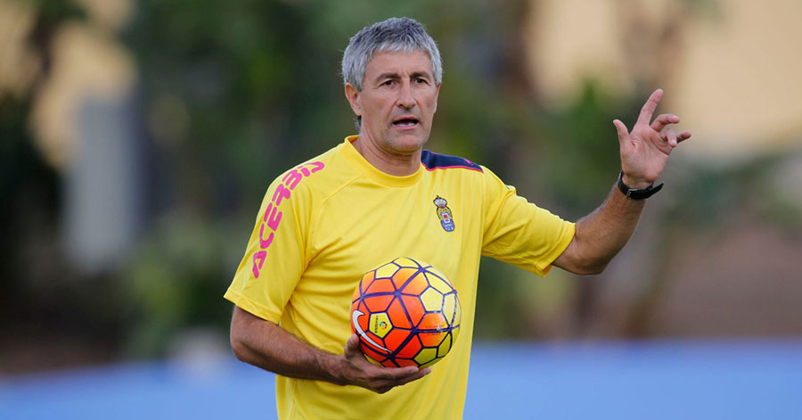Setién: "El Atlético es un equipo que tiene una gran fortaleza" Quique Setién, durante un entrenamiento