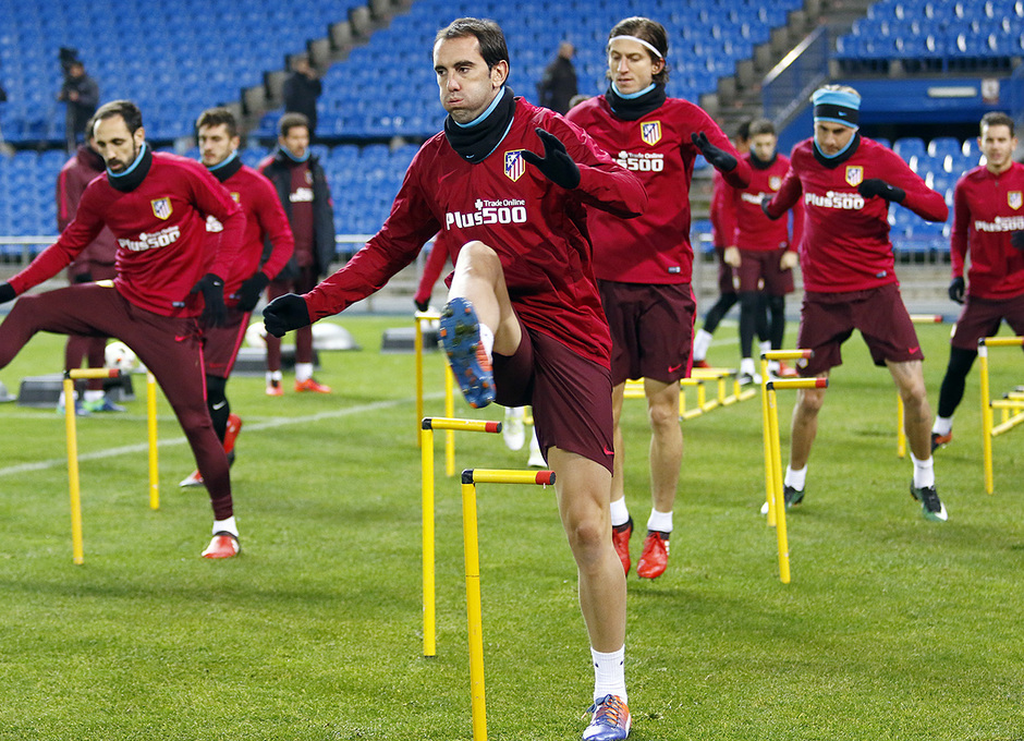 El Atlético se entrena con Carrasco pero sin Gameiro