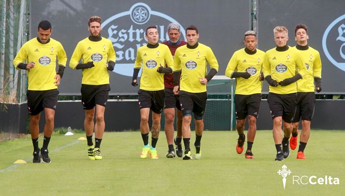 Jugadores del Celta en el entrenamiento de hoy.
