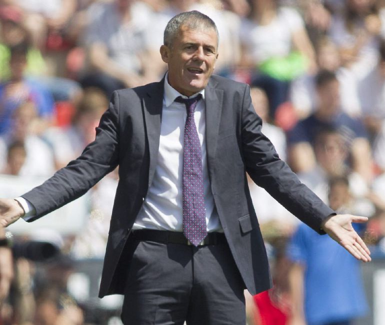 Alcaraz: "El Atlético es un equipo que tiene mucha velocidad" Alcaraz, durante un partido