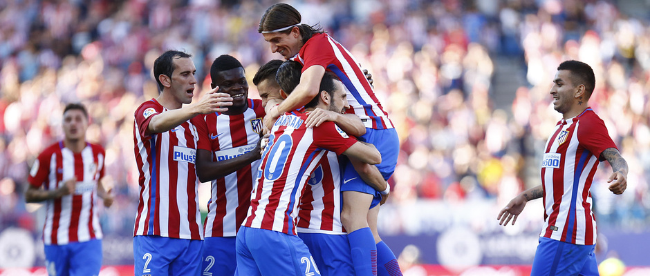 Carrasco y Filipe Luis solucionan un trámite