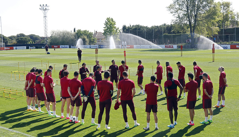 Gaitán y Tiago vuelven a entrenarse con el resto de sus compañeros