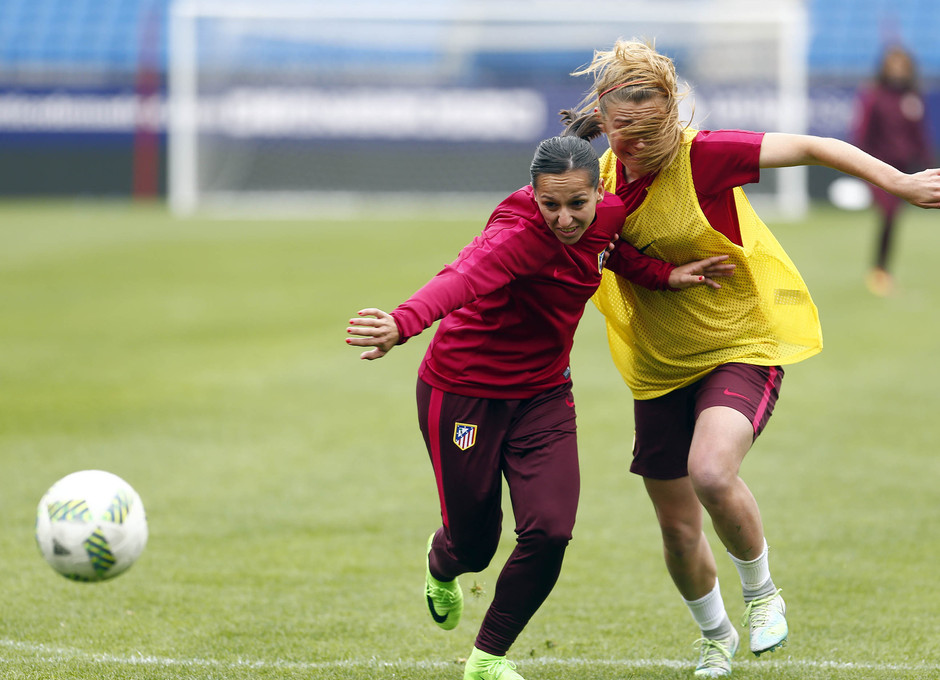 qYaIEh1BHE_entrenamiento_femenino_calderon_22