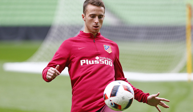 Santos Borré y Diogo Jota no encuentran su sitio