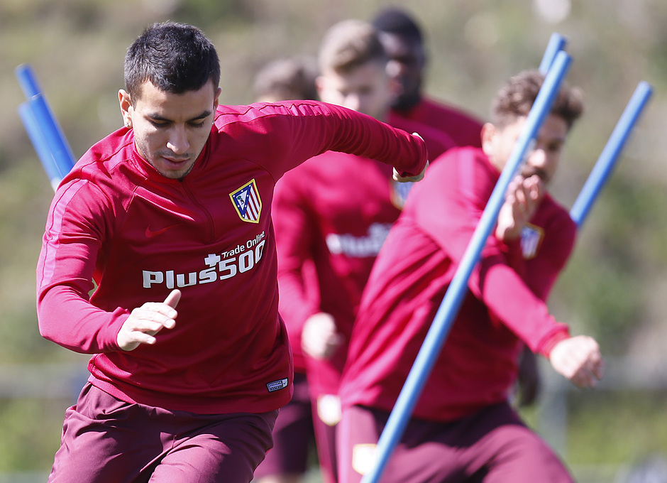 La Real Sociedad insiste en Ángel Correa