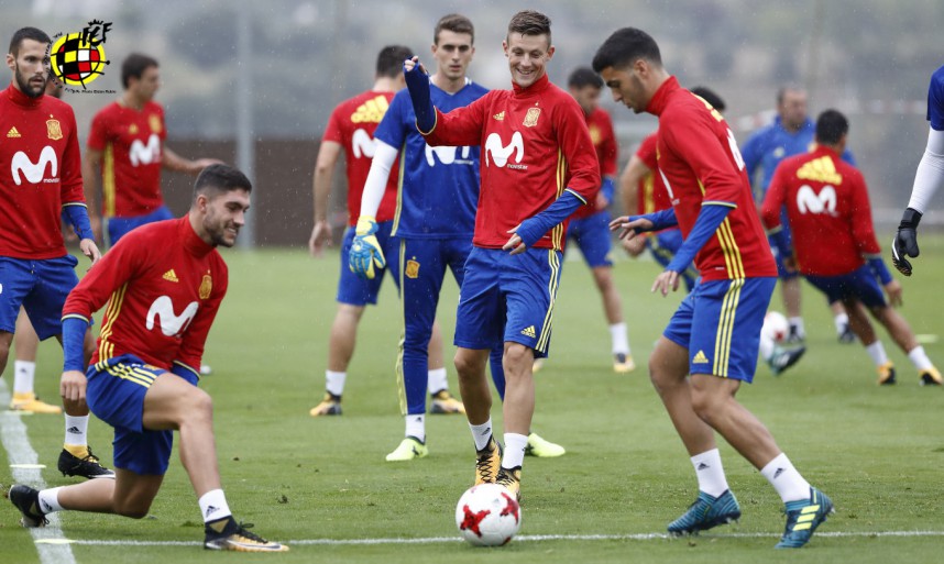 La Sub 21 completó el primer entreno de la concentración