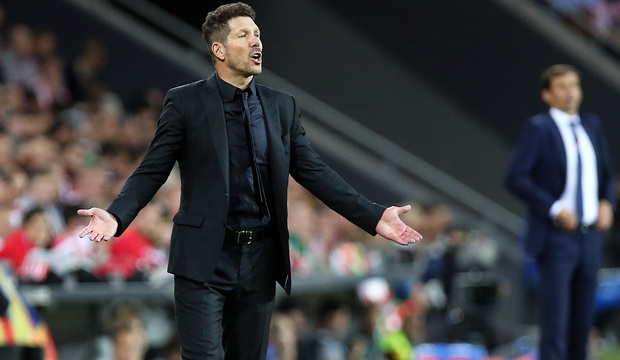 Simeone durante el partido contra el Athletic
