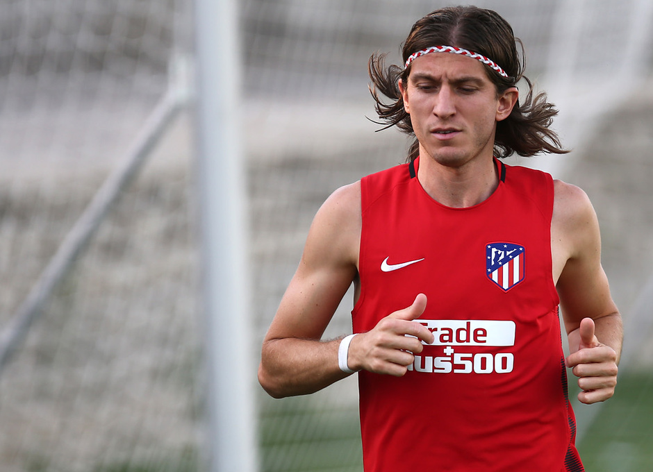 aVWQDWnD8V_AGL_1399 Filipe Luis, durante un entrenamiento