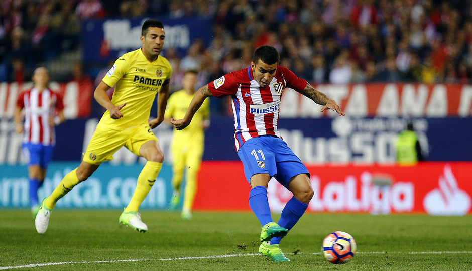 Ángel Correa en un partido ante el Villarreal