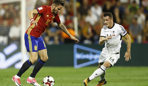 Saúl durante un partido con la Selección
