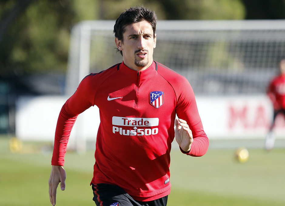 AS: El Atlético quiere renovar a Stefan Savic
