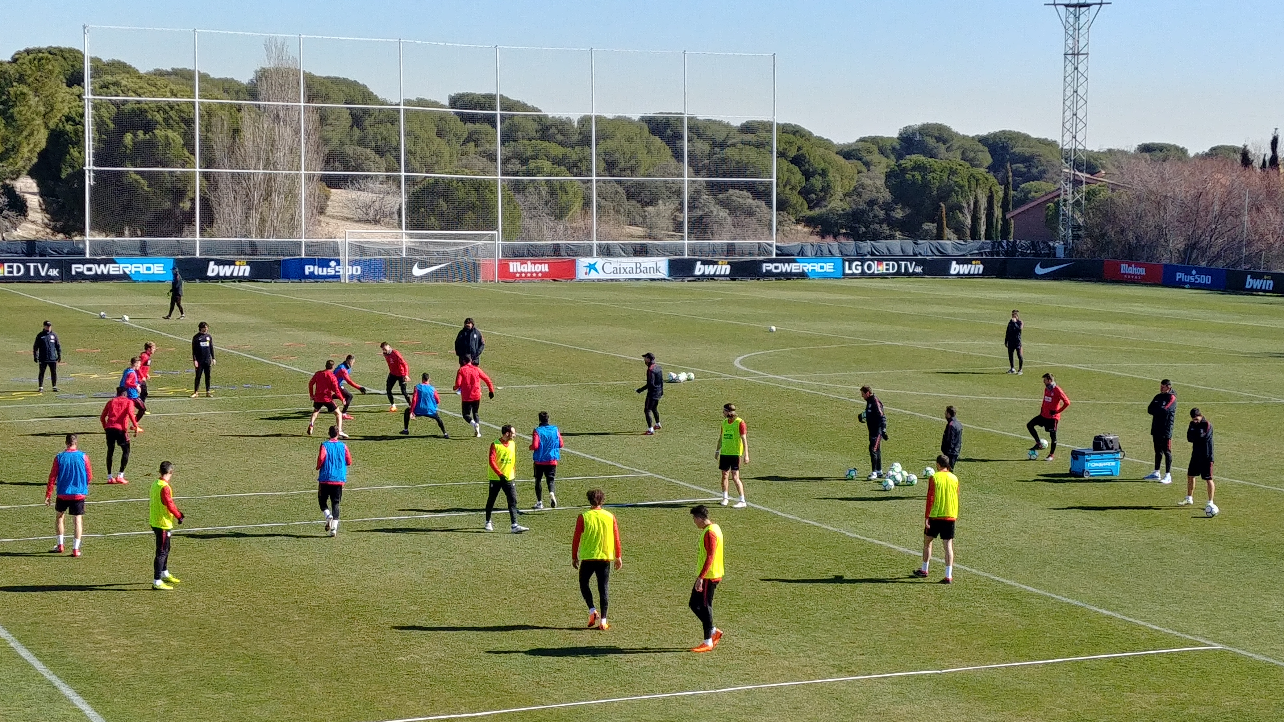 El Atlético de Madrid se entrena sin Savic, Lucas y Carrasco