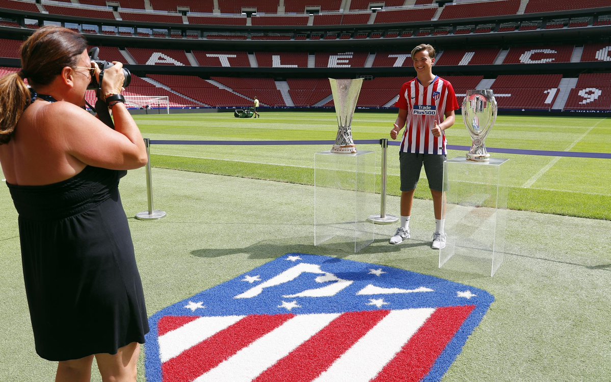 La Supercopa de Europa ya está expuesta en el Metropolitano