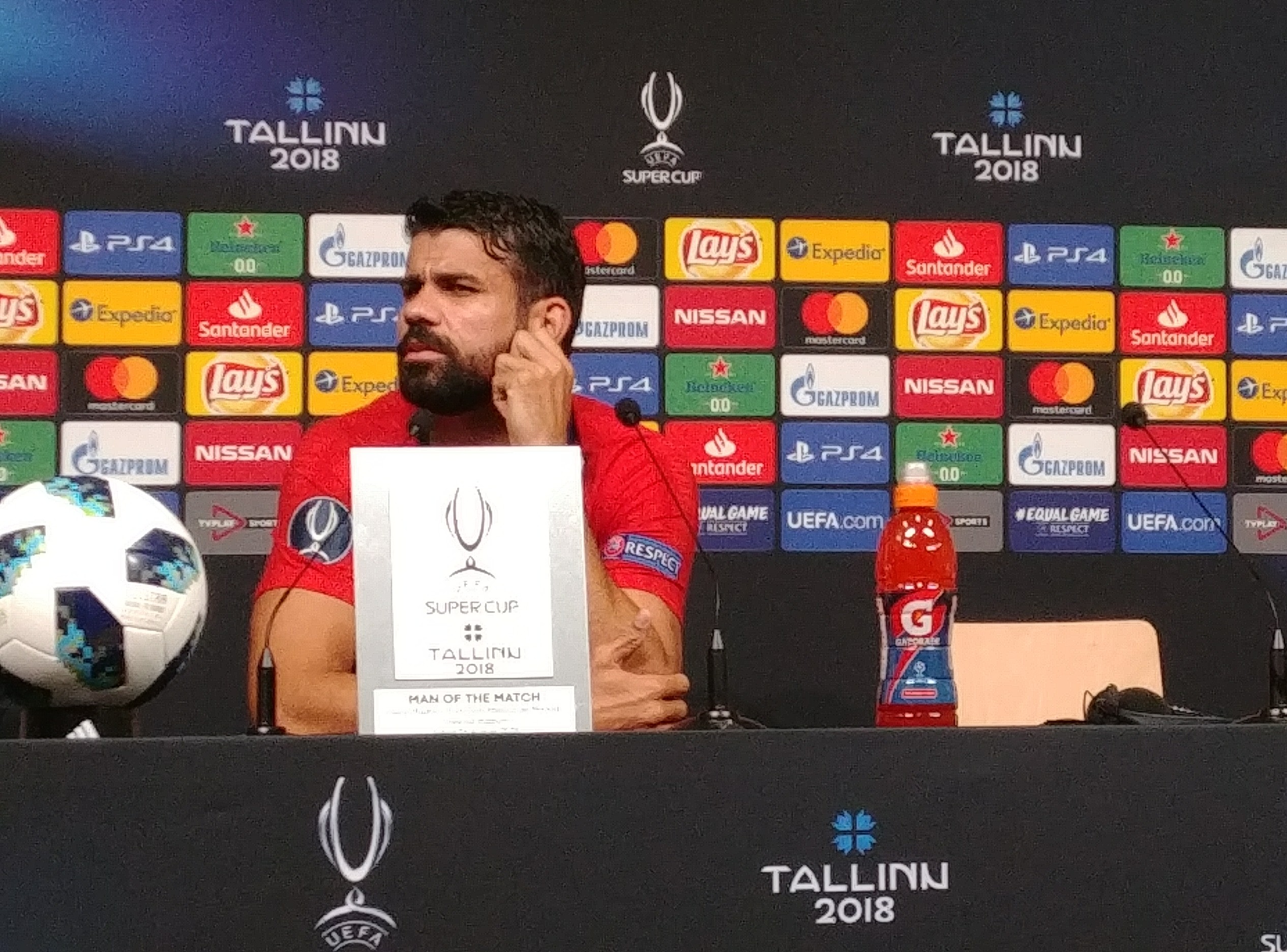 Diego Costa: "Dentro del campo defiendo lo mio"