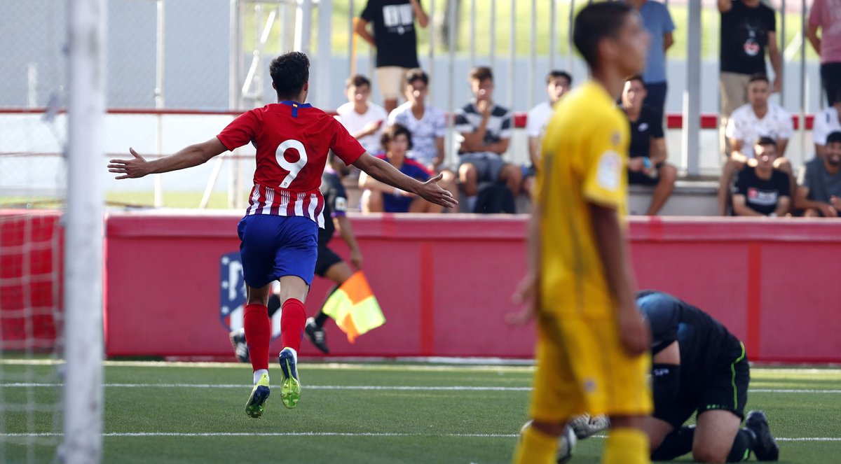 CRÓNICA 4-0 | El Juvenil A se estrena con goleada