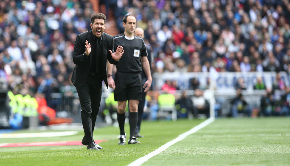 Simeone: sólo una derrota en sus 6 derbis ligueros en el Bernabéu