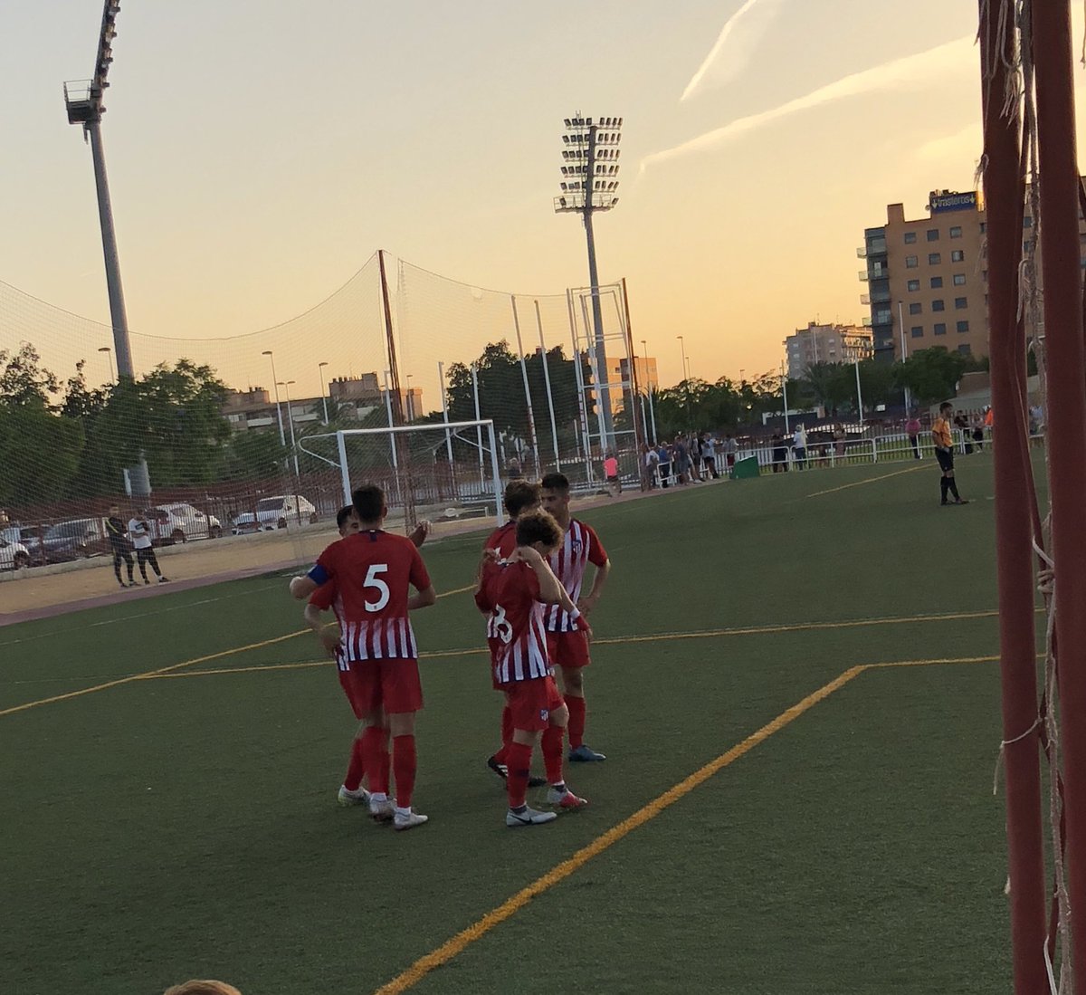 CRÓNICA 2-4 | El Juvenil A Madrileño no se baja del tren del campeón