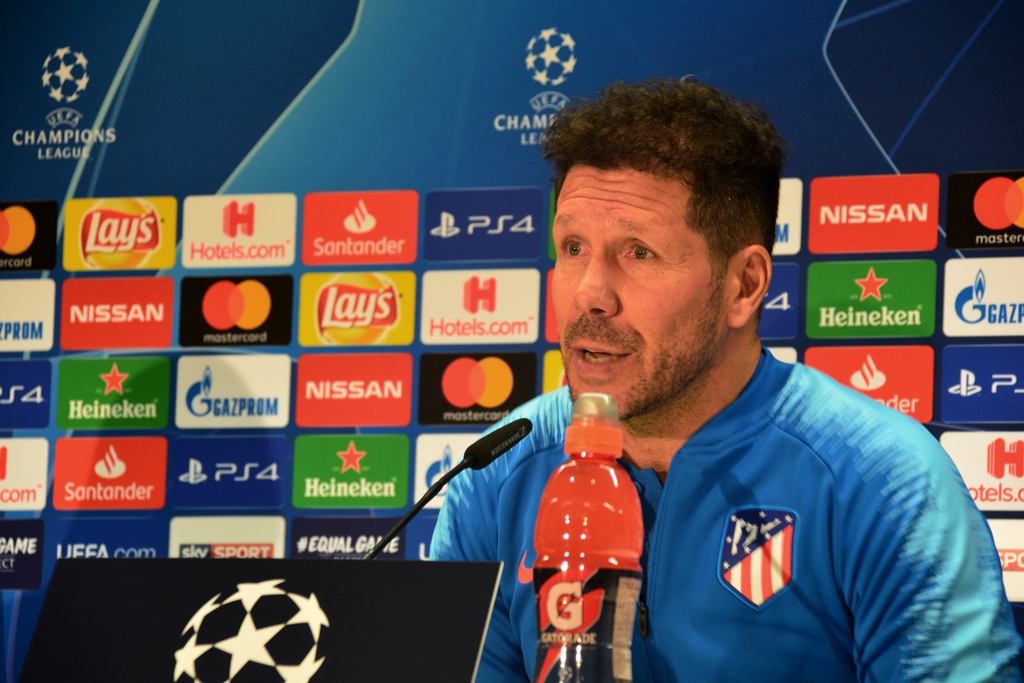 Simeone: "Aún no tengo claro si Costa saldrá de inicio o no"