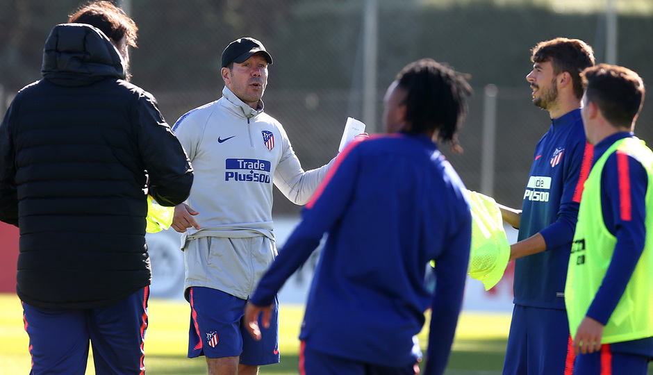Simeone le pide más intensidad a sus jugadores en el entrenamiento