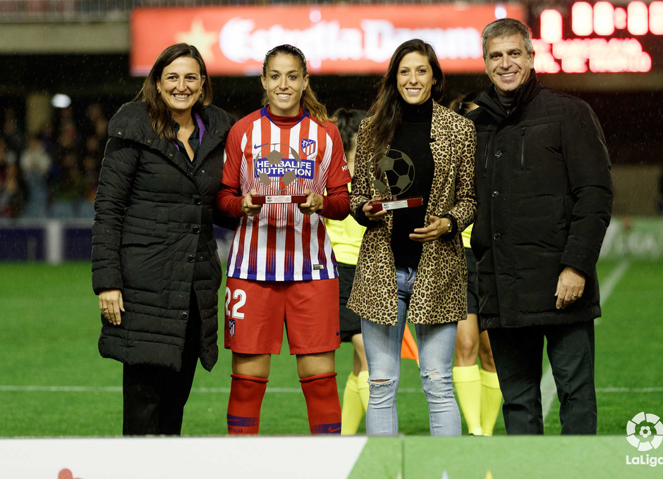 Olga García y Jennifer Hermoso fueron homenajeadas por el Barcelona