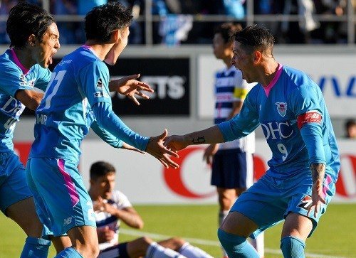 Un gol de Torres evita el descenso directo del Sagan Tosu