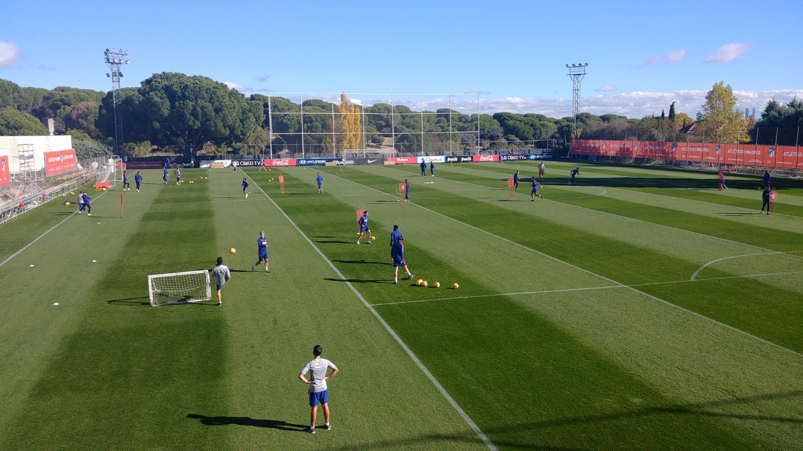 Simeone prueba con Costa como titular