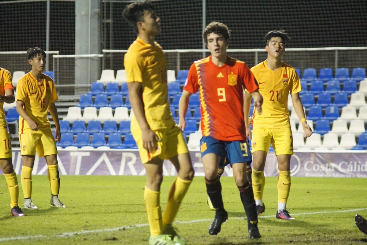 Sergio Camello, tres partidos consecutivos marcando con España Sub-18