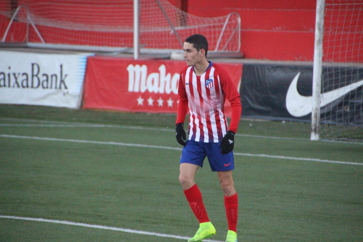 CRÓNICA 10-0 | Apisonadora Juvenil A: diez goles al Almendralejo para seguir líder