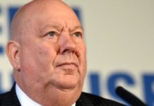 Joe Anderson: «En Madrid no podían acudir a los estadios pero sí viajar a Liverpool»