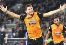 Alex Bruce: «Conseguir a Riquelme sería un gran fichaje»