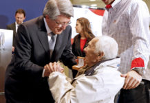 El Atlético contacta con sus socios mayores de 75 años