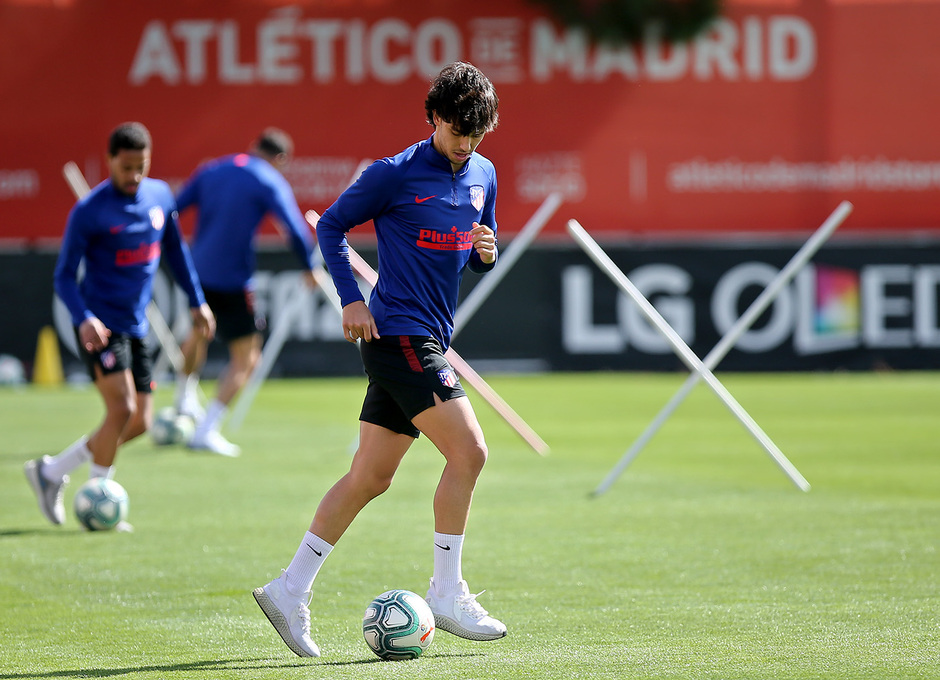 entrenamiento atletico joao felix