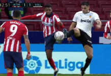 De Burgos Bengoetxea se comió un penalti claro sobre Lemar
