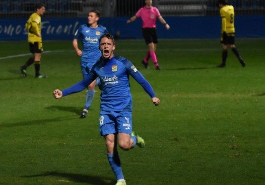 Borja Garcés se viste de héroe para rescatar un punto ante el Oviedo Borja Garcés