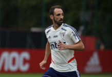 Juanfran no renovará con el São Paulo y queda libre