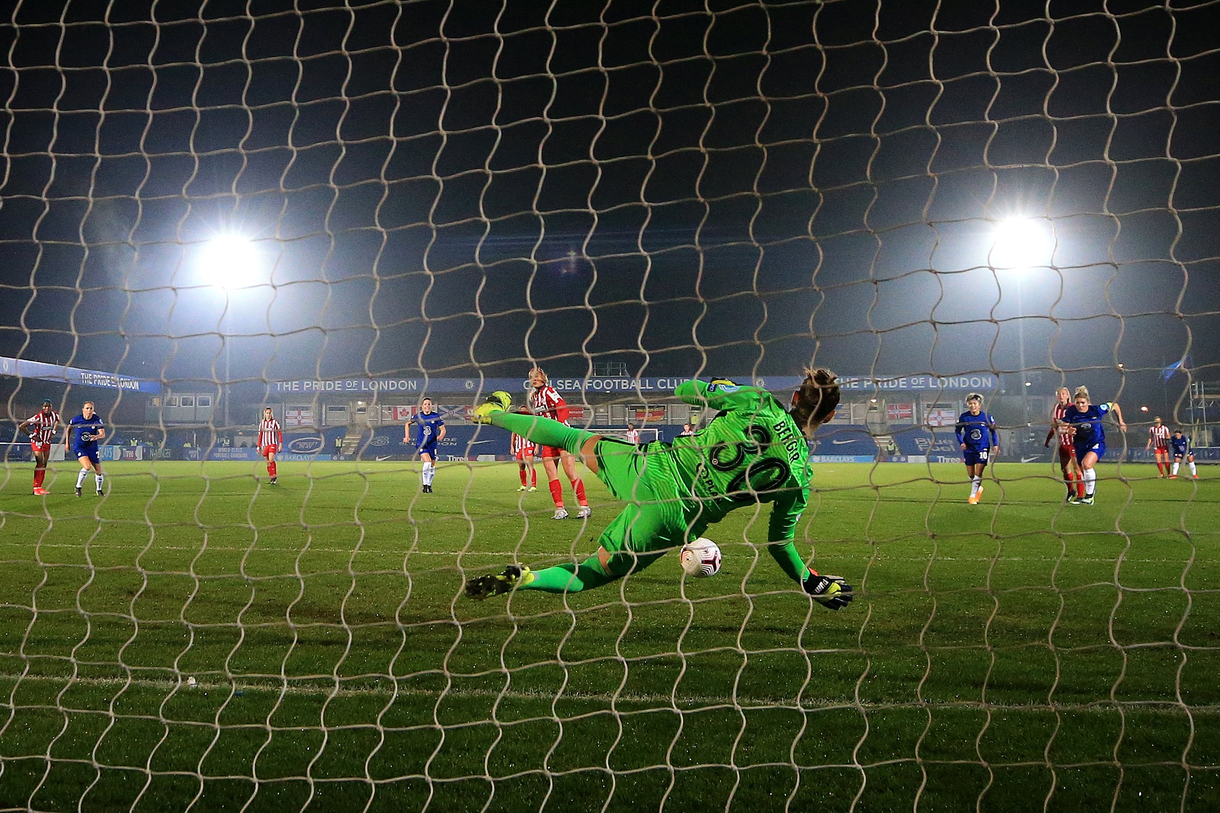 Penalti Deyna