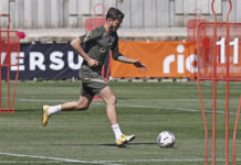 El Atlético entrenó sin Dembélé y sin Simeone y Giménez se marchó por molestias Atlético